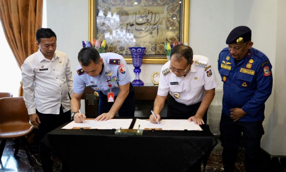 Lanud Sultan Hasanuddin dan Pemkot Makassar Taken MOU Soal Penanganan  Kebakaran – Ujung Jari