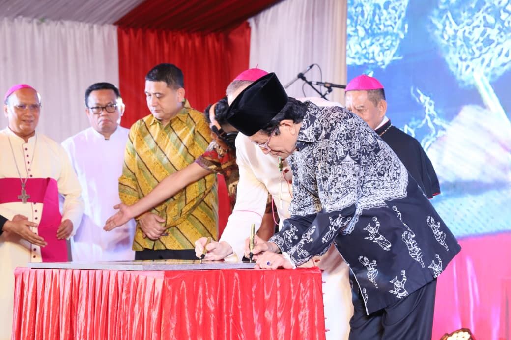 Munafri Gaungkan Moderasi Beragama di Peresmian Gereja Katedral Makassar